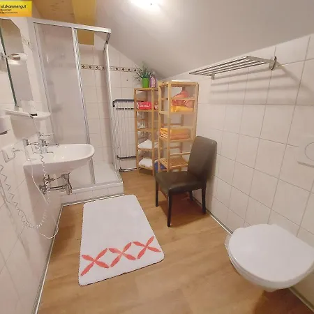 Haus Sandlweber Apartamento *